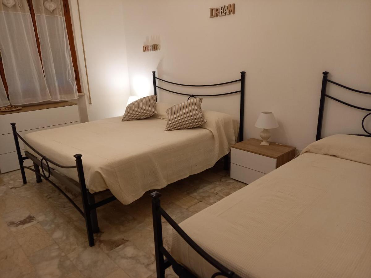 Bilocale Climatizzato A 850M Dalla Spiaggia Casa Katia Marina di Massa Kültér fotó