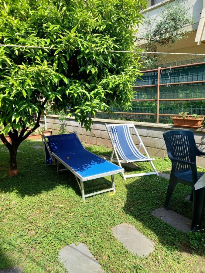 Bilocale Climatizzato A 850M Dalla Spiaggia Casa Katia Marina di Massa Kültér fotó